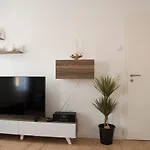 Lejlighed Schoene Grosse 79m2 Und 2 Baeder, Zentrumnah, 2og *