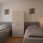 Schoene Grosse 79m2 Und 2 Baeder, Zentrumnah, 2og * 에르푸르트