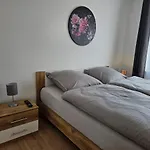 Schoene Grosse 79m2 Und 2 Baeder, Zentrumnah, 2og 아파트 에르푸르트