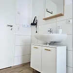 Schoene Grosse 79m2 Und 2 Baeder, Zentrumnah, 2og Lejlighed *