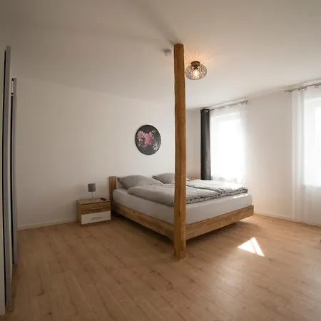 Schoene Grosse 79m2 Und 2 Baeder, Zentrumnah, 2og Apartamento *