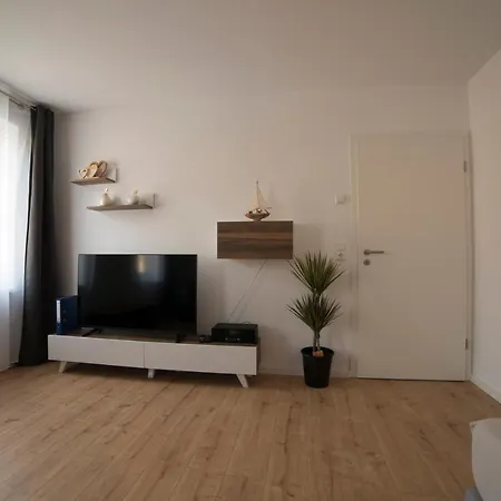 Apartamento Schoene Grosse 79m2 Und 2 Baeder, Zentrumnah, 2og *