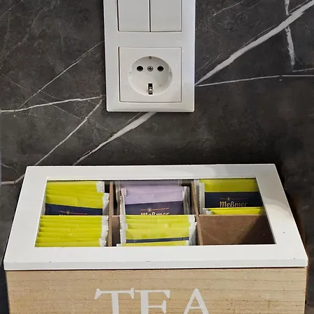 Apartamento Schoene Grosse 79m2 Und 2 Baeder, Zentrumnah, 2og