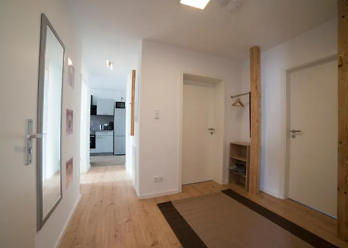 Apartamento Schoene Grosse 79m2 Und 2 Baeder, Zentrumnah, 2og Erfurt