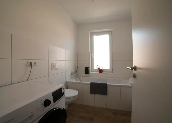 Apartamento Schoene Grosse 79m2 Und 2 Baeder, Zentrumnah, 2og