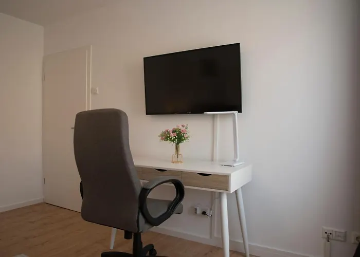 Schoene Grosse 79m2 Und 2 Baeder, Zentrumnah, 2og Apartamento Erfurt