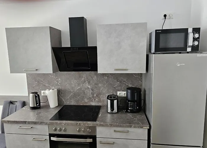 Schoene Grosse 79m2 Und 2 Baeder, Zentrumnah, 2og Apartamento