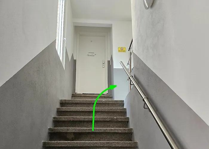 Schoene Grosse 79m2 Und 2 Baeder, Zentrumnah, 2og *